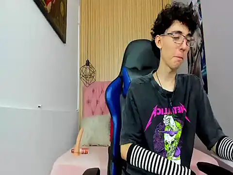 Syriussz online show from 02/17/26, 07:42