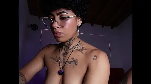 Canela Osada  online show from 01/15/26, 12:54