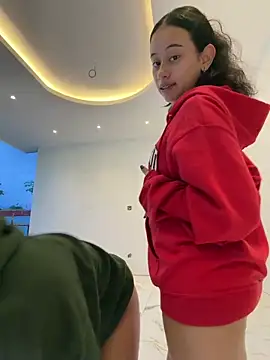 l0lita emi online show from 04/05/26, 11:07