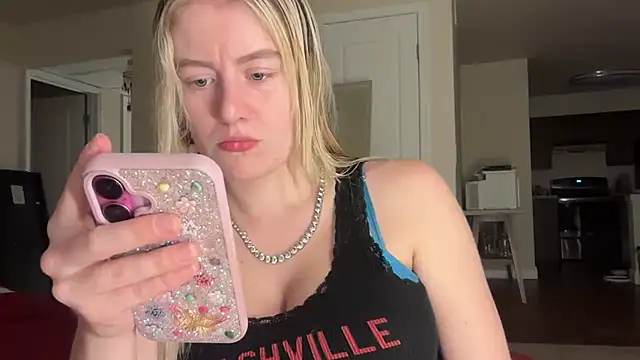 blondebunny999 999 online show from 02/17/26, 04:20