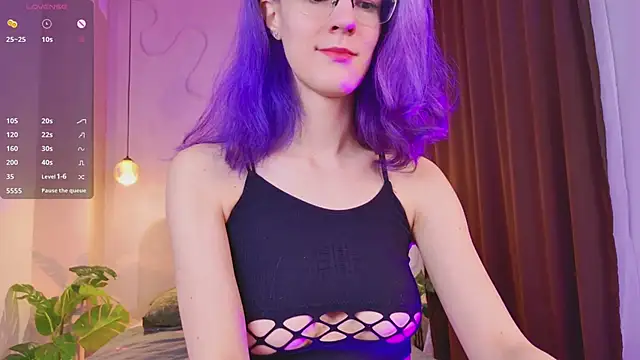 Snapshot of AuraLaunni chatting on 01/11/26, 08:08 AuraLaunni online show from 01/11/26, 08:08