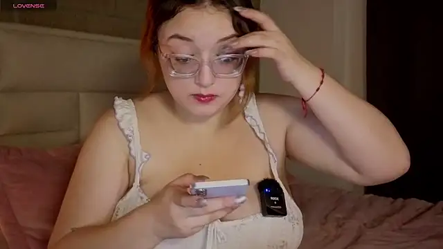 Snapshot of Mia_Franklyn chatting on 05/25/26, 10:16 Mia Franklyn online show from 05/25/26, 10:16
