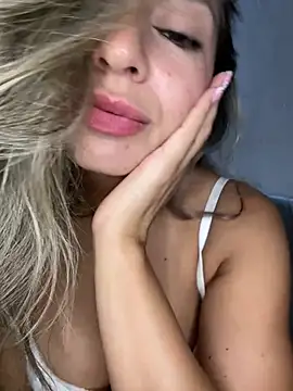 Snapshot of bebitas2_ chatting on 03/03/26, 12:06 bebitas2 online show from 03/03/26, 12:06