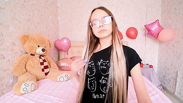 LolliStrawberry online show from 03/16/26, 05:44