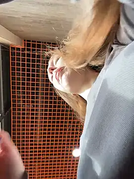 Snapshot of LeiaMood chatting on 02/18/26, 06:53 LeiaMood online show from 02/18/26, 06:53