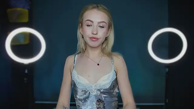 Moon Silk online show from 01/13/26, 07:24