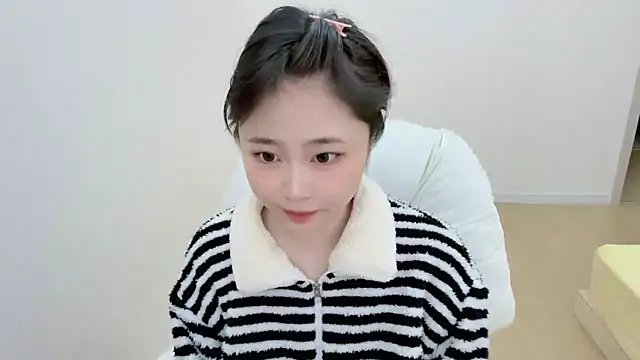 Onefiona online show from 04/15/26, 06:53