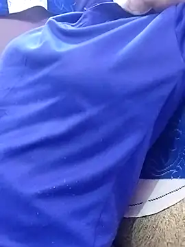 Snapshot of Zaara101 chatting on 02/25/26, 02:05 Zaara101 online show from 02/25/26, 02:05