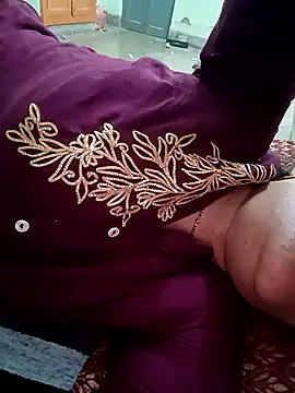 Snapshot of Zaara101 chatting on 03/24/26, 12:04 Zaara101 online show from 03/24/26, 12:04