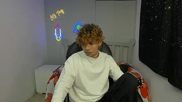 Anyelo Twink online show from 02/02/26, 08:18