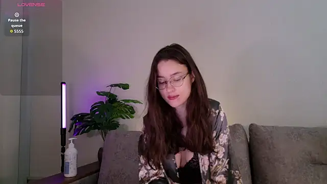 Snapshot of classy____ chatting on 07/14/26, 04:02 classy online show from 07/14/26, 04:02