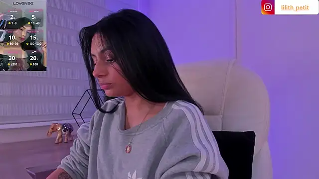 lilith petit  online show from 04/18/26, 01:15