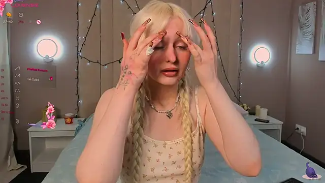 AdeleSilvy online show from 04/11/26, 01:43