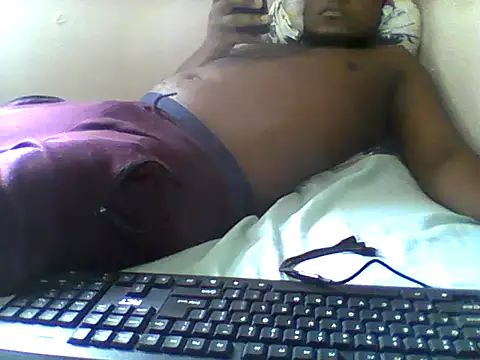 handsomeguy02 online show from 04/23/26, 09:52