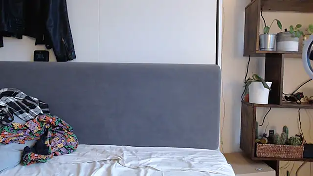 therealsun8 online show from 04/12/26, 05:56