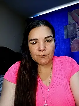 Snapshot of lee_hot chatting on 01/13/26, 04:23 lee hot online show from 01/13/26, 04:23