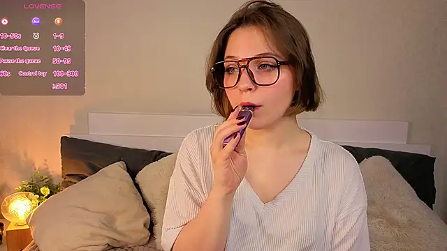 Next2Marie online show from 04/10/26, 02:28