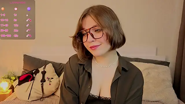 Next2Marie online show from 04/15/26, 05:36