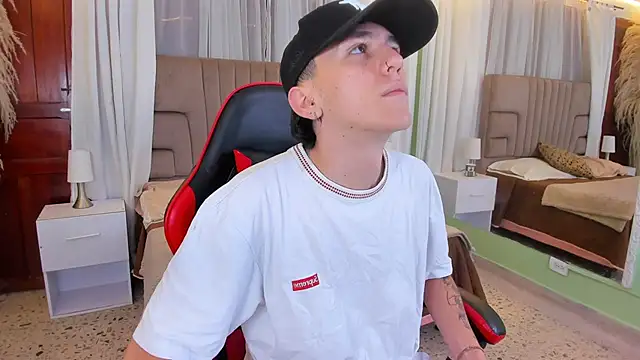 Snapshot of irvin_keyes chatting on 03/04/26, 11:49 irvin keyes online show from 03/04/26, 11:49