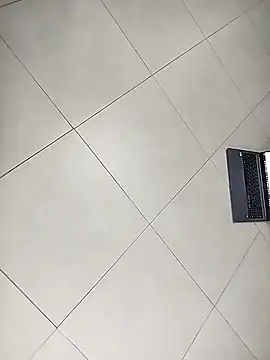 PrettyBottom1 online show from 01/14/26, 02:28