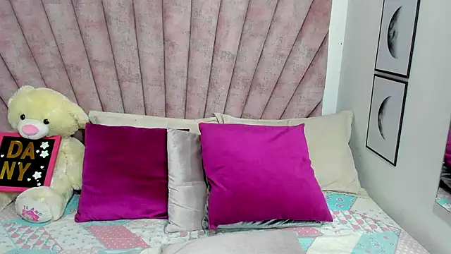 Snapshot of danibellucii_ chatting on 03/02/26, 02:58 danibellucii online show from 03/02/26, 02:58