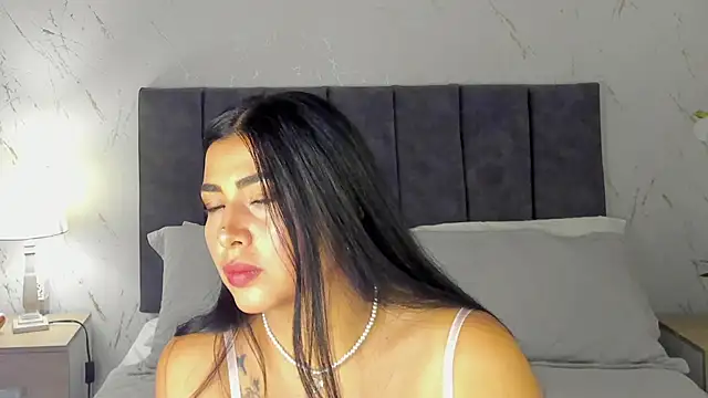 Snapshot of Antonella_Coruso chatting on 02/17/26, 08:48 Antonella Coruso online show from 02/17/26, 08:48