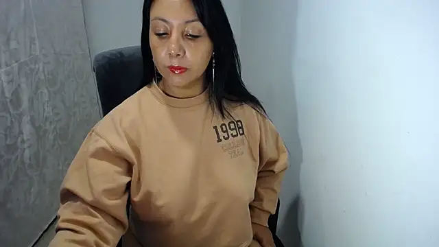 soyElena46 online show from 04/01/26, 01:41