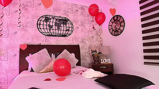 emily clarkk  online show from 02/11/26, 07:19