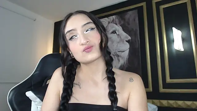 emma hiltonn  online show from 02/11/26, 02:27