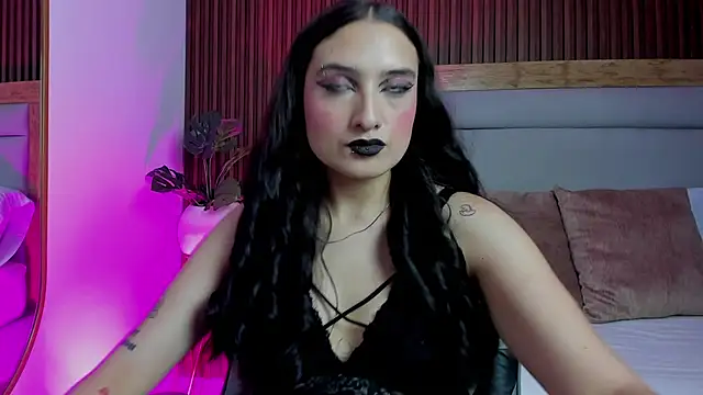 Snapshot of emma_hiltonn_ chatting on 04/28/26, 02:49 emma hiltonn online show from 04/28/26, 02:49