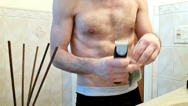 Snapshot of FrankieFuckMe chatting on 02/06/26, 01:58 FrankieFuckMe online show from 02/06/26, 01:58