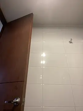 Snapshot of UrbanHeatXx chatting on 01/14/26, 09:42 UrbanHeatXx online show from 01/14/26, 09:42