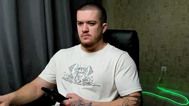 Snapshot of Well_boy chatting on 02/12/26, 08:15 Well boy online show from 02/12/26, 08:15