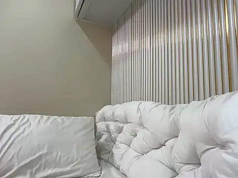 Snapshot of hyacinth30 chatting on 02/04/26, 02:06 hyacinth30 online show from 02/04/26, 02:06