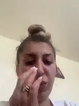 dalia0710 online show from 04/16/26, 11:33