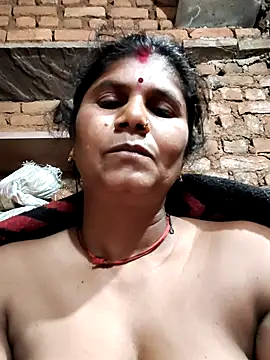 Snapshot of Hot_di97 chatting on 02/08/26, 10:46 Hot di97 online show from 02/08/26, 10:46