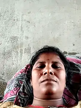 Snapshot of Hot_di97 chatting on 05/15/26, 10:50 Hot di97 online show from 05/15/26, 10:50