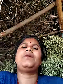 Snapshot of Hot_di97 chatting on 05/30/26, 10:45 Hot di97 online show from 05/30/26, 10:45