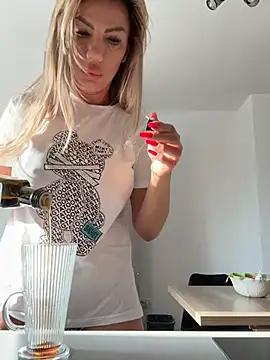 Missolevelvet online show from 04/13/26, 05:35