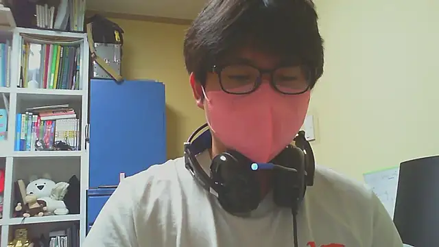 Snapshot of malibu876 chatting on 01/15/26, 04:44 malibu876 online show from 01/15/26, 04:44