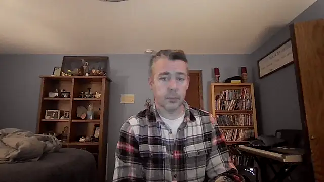 chrisw8140 online show from 02/15/26, 03:47