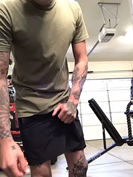 Snapshot of brngitdwn chatting on 03/14/26, 04:34 brngitdwn online show from 03/14/26, 04:34