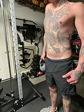 Snapshot of brngitdwn chatting on 03/31/26, 04:57 brngitdwn online show from 03/31/26, 04:57