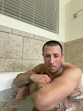 Snapshot of brngitdwn chatting on 04/04/26, 03:16 brngitdwn online show from 04/04/26, 03:16