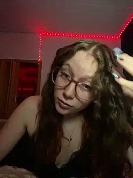 YoungLisaa18 online show from 02/24/26, 08:07