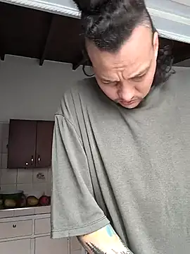 Snapshot of just_NB chatting on 01/13/26, 05:07 just NB online show from 01/13/26, 05:07