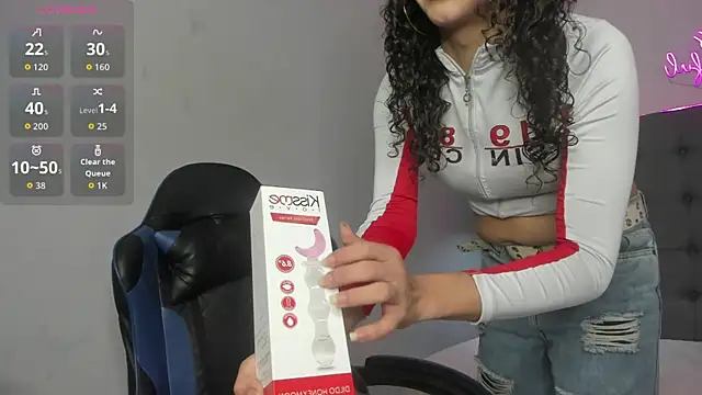 scarletcherry18 online show from 04/11/26, 03:33