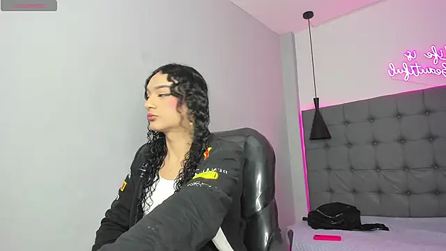 scarletcherry18 online show from 07/01/26, 04:25