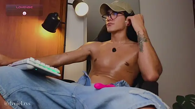 emilio rivs online show from 06/22/26, 02:24