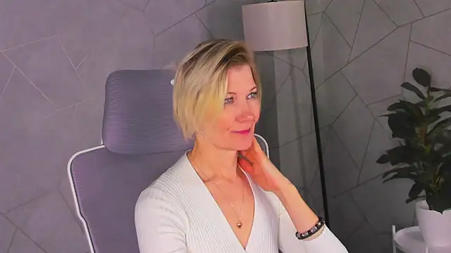 Julie Lucas online show from 03/20/26, 12:37